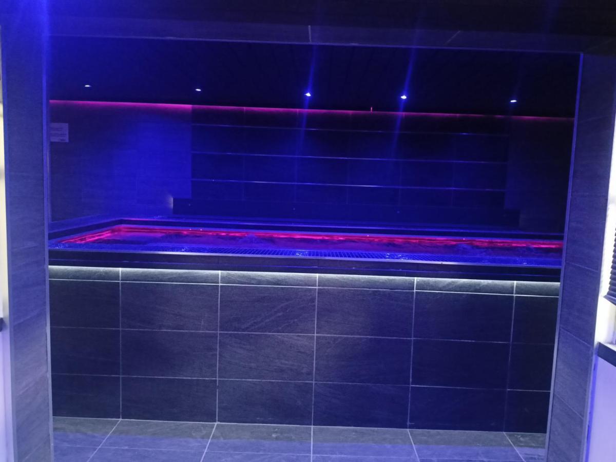 Mas La Farelle Gite, Fitness & Salle De Jeux Gratuite & Spa En Supplement 尼姆 外观 照片